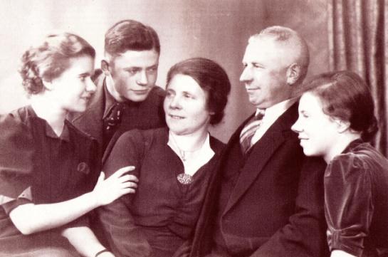SteenhDld.JPG (30095 bytes)